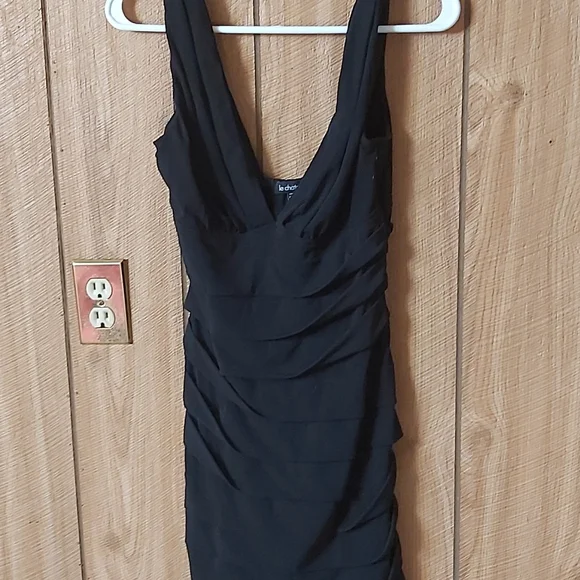 Dress - Picture 2 of 5